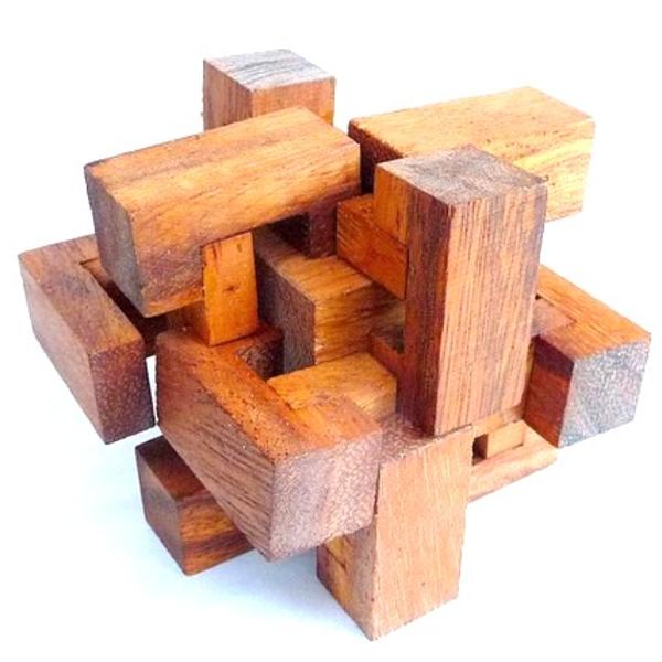 Puzzle din lemn. Trap