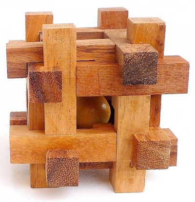 Puzzle din lemn. The cage