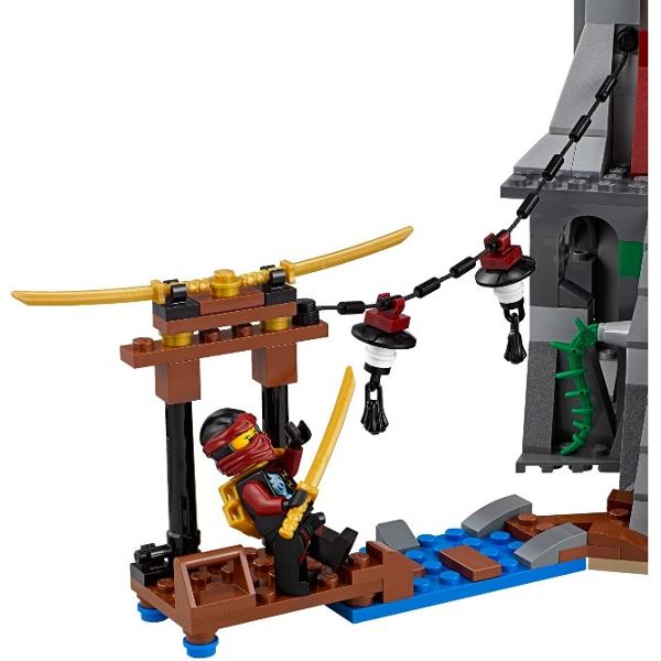 Lego Ninjago. Asediul farului