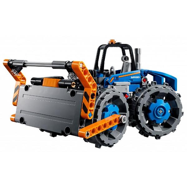 Lego Technic. Buldozer compactor