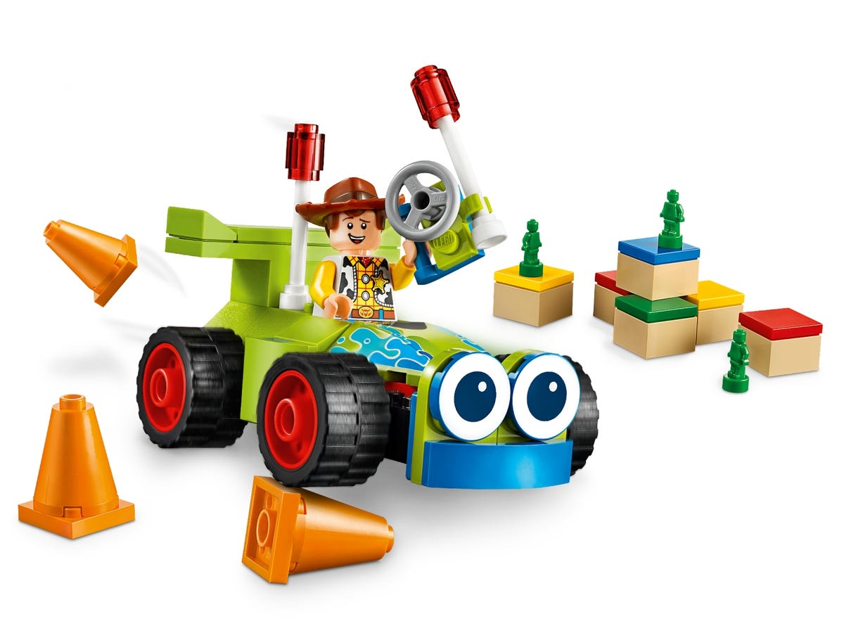 Lego Toy Story 4. Woody si RC