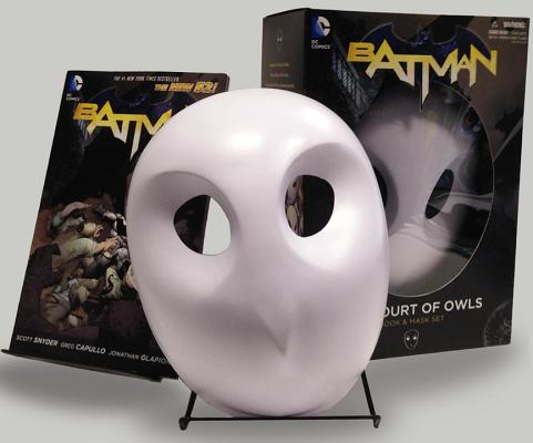 Batman: The Court of Owls Mask and Book Set (the New 52) - Scott Snyder