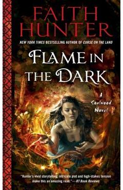 Coperta cărții 'Flame in the Dark - Faith Hunter'
