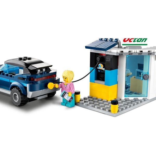 Lego City. Statie de service