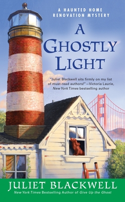 A Ghostly Light - Juliet Blackwell