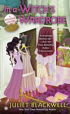In a Witch's Wardrobe - Juliet Blackwell