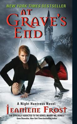 At Grave's End: A Night Huntress Novel - Jeaniene Frost