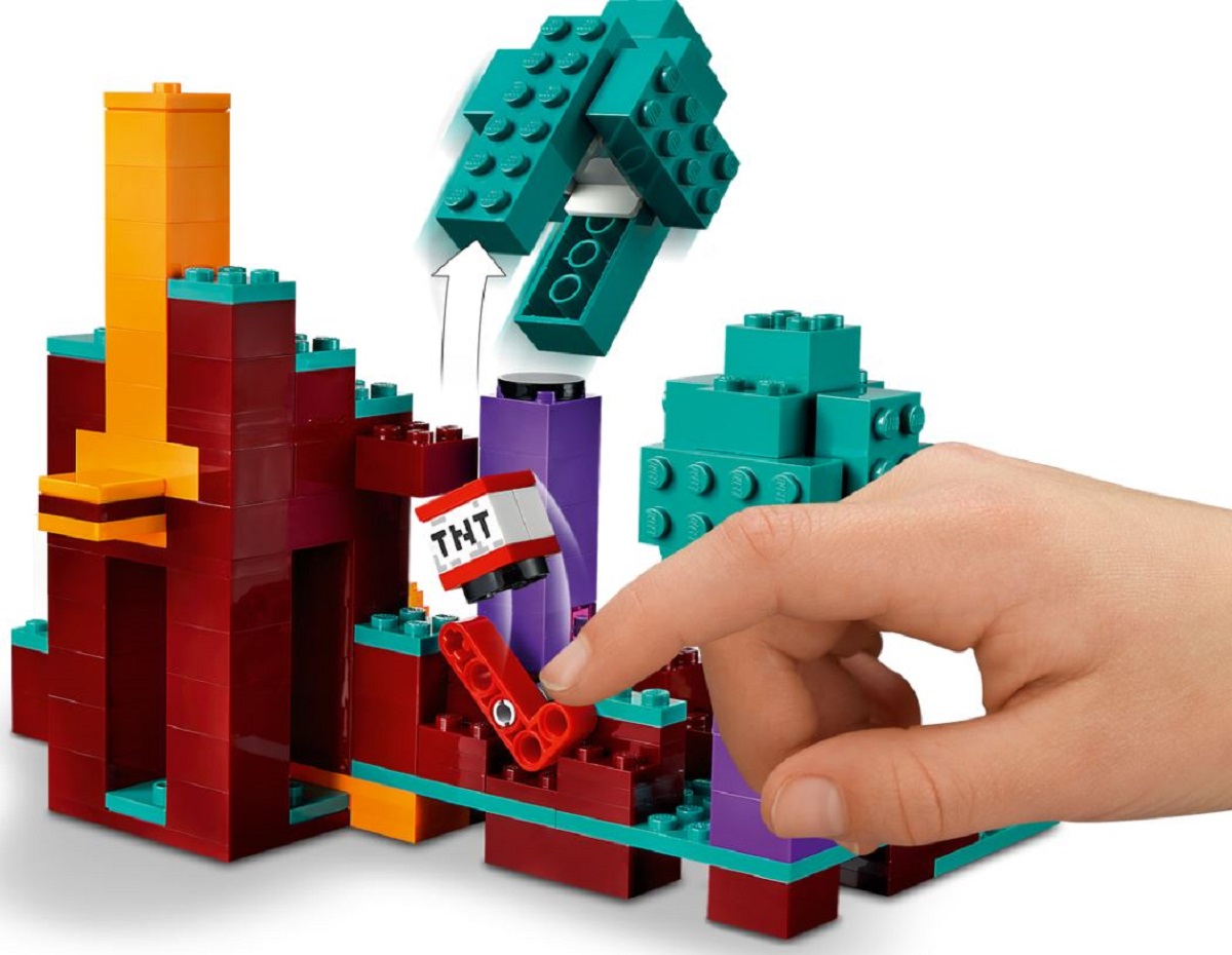 Lego Minecraft. Padurea deformata