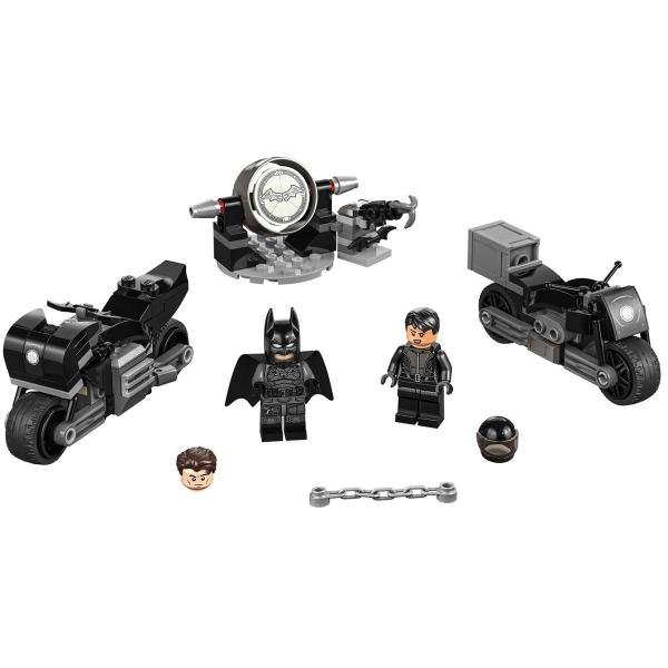 Lego The Batman. Urmarirea cu motoclicleta Batman si Selina Kyle