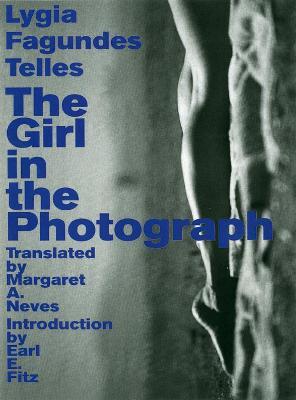 The Girl in the Photograph - Lygia Fagundestelles