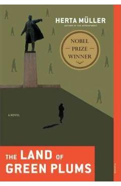 Coperta cărții 'The Land of Green Plums - Herta Müller'