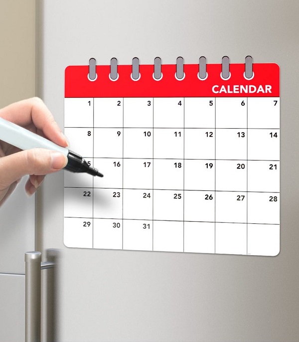 Calendar cu magnet pentru frigider
