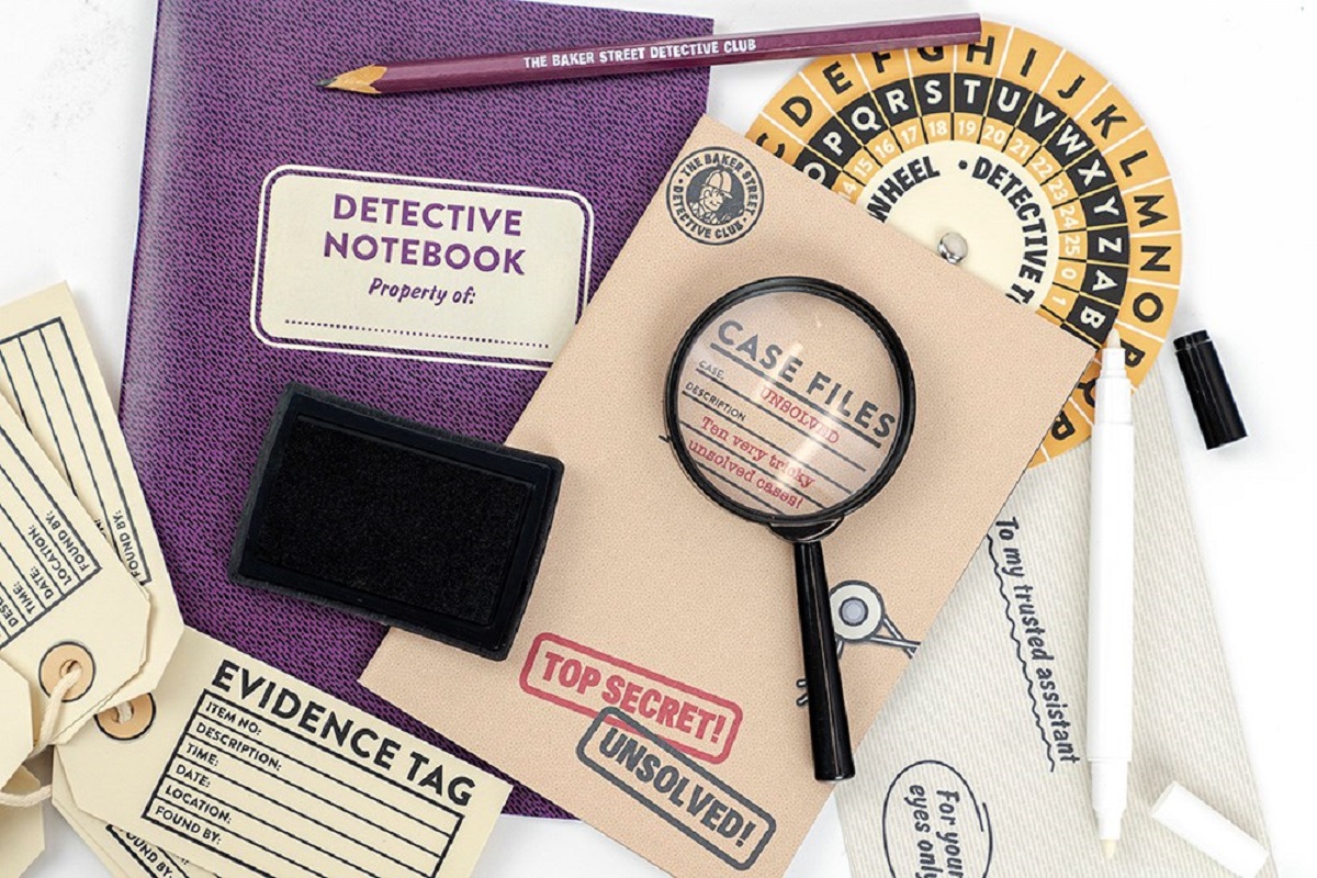 Detective Club. Sherlock Holmes: Detective Toolkit 