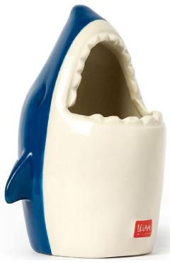 Imaginea produsului 'Suport instrumente de scris: Rechin'