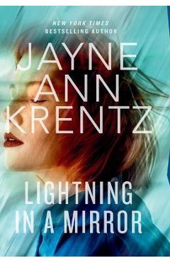 Coperta cărții 'Lightning in a Mirror - Jayne Ann Krentz'