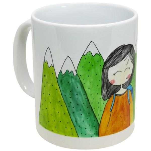 Cana: Fata cu rucsac si munti