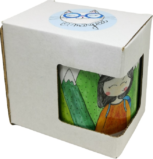 Cana: Fata cu rucsac si munti