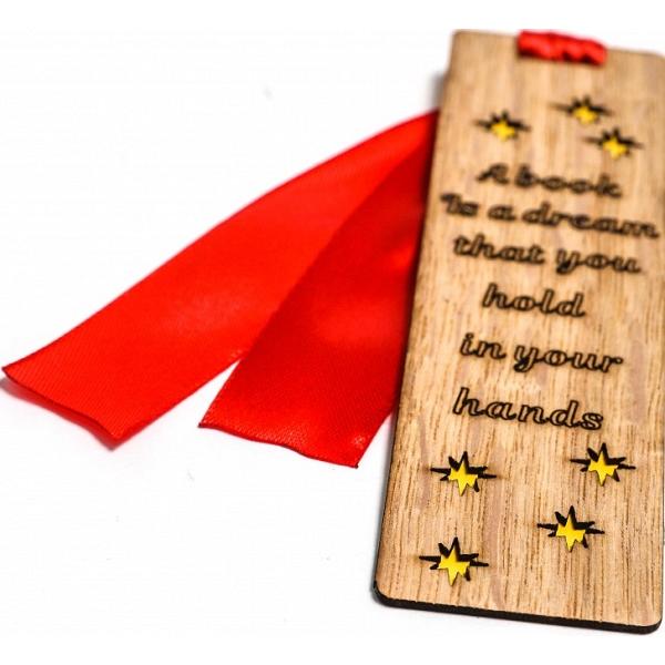 Semn de carte din lemn: Mesaj despre carti