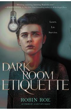 Coperta cărții 'Dark Room Etiquette - Robin Roe'