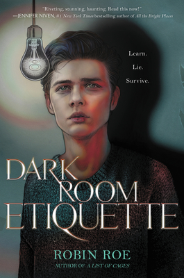 Coperta cărții 'Dark Room Etiquette - Robin Roe'