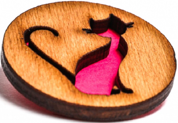 Martisor insigna din lemn: Pisica