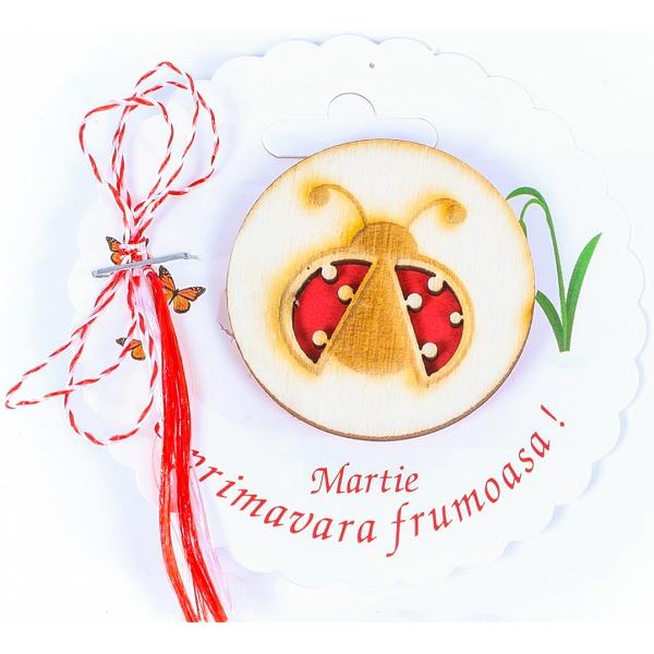 Martisor insigna din lemn: Buburuza