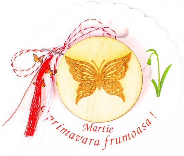 Martisor insigna din lemn: Fluture