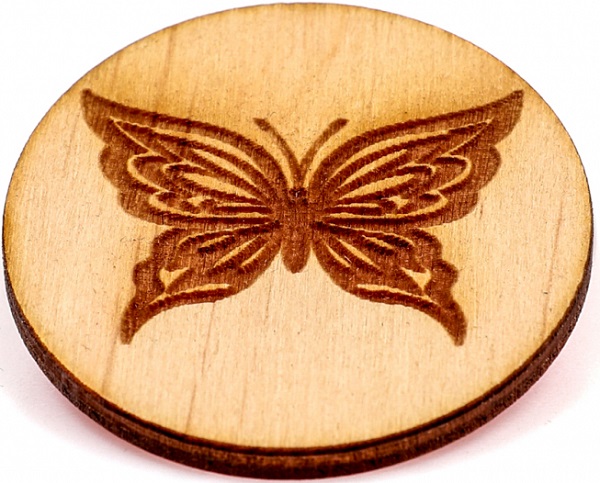 Martisor insigna din lemn: Fluture