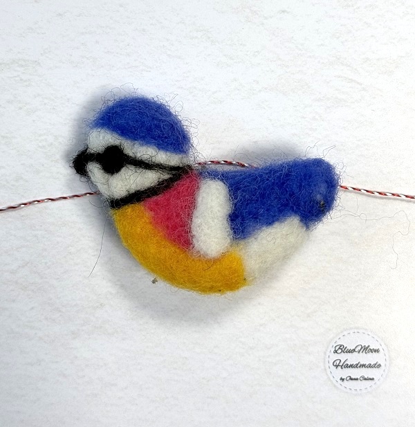 Brosa: Pasare din lana