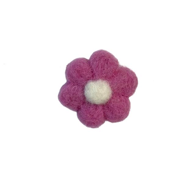 Brosa: Floare din lana