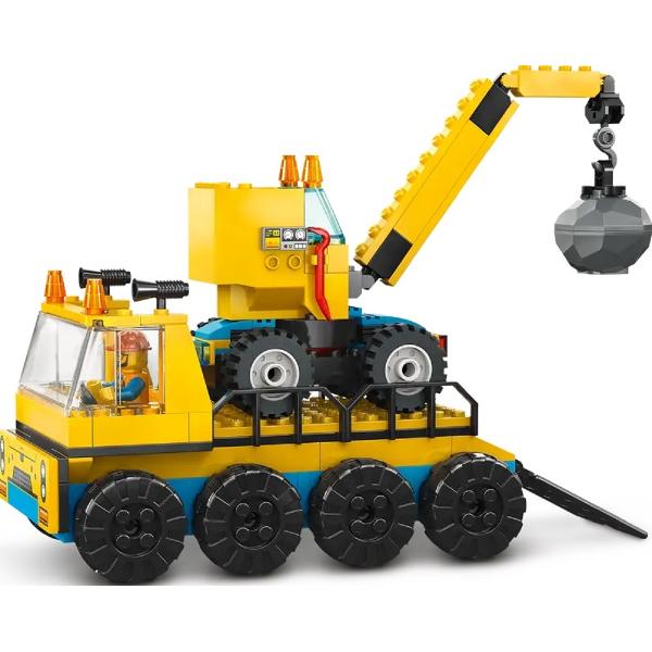 Lego City. Camioane de constructie si macara cu bila pentru demolari
