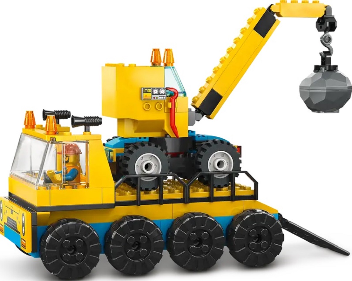 Lego City. Camioane de constructie si macara cu bila pentru demolari