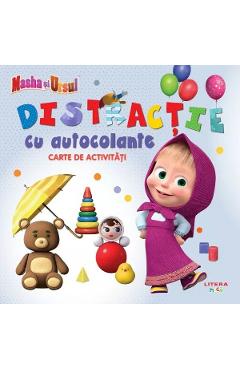 Poza produsului Masha si Ursul. Distractie cu autocolante. Carte de activitati