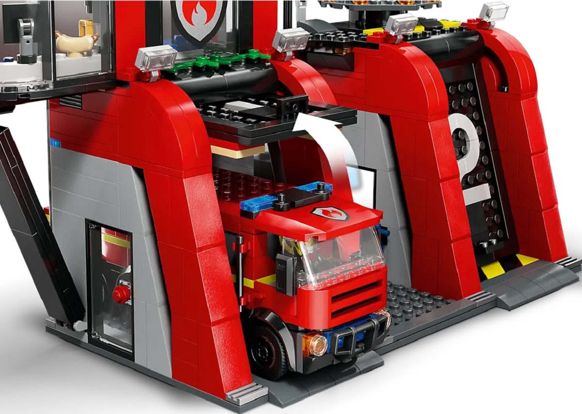 Lego City. Statie si camion de pompieri