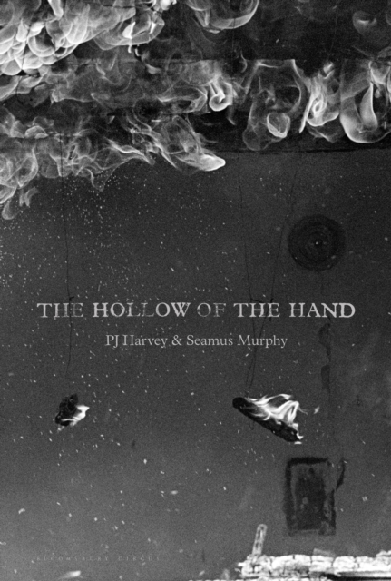 Coperta cărții 'Hollow of the Hand - - Pj|murphy Harvey'