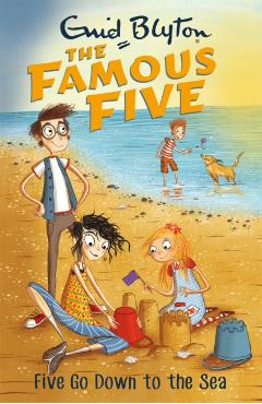 Coperta cărții 'Famous Five: Five Go Down To The Sea - Enid Blyton'