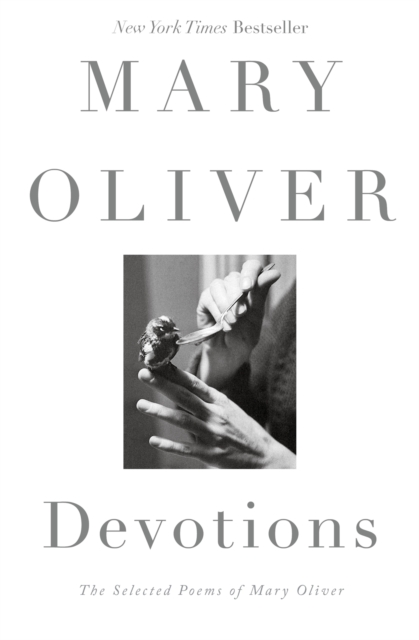 Coperta cărții 'Devotions - Mary Oliver'