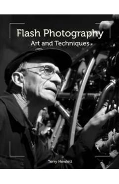 Coperta cărții 'Flash Photography - Terry Hewlett'