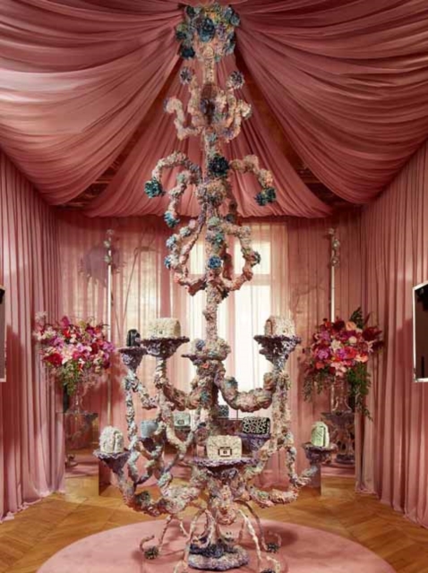 Coperta cărții 'Roger Vivier - Elizabeth Semmelhack'