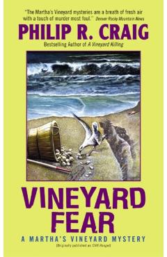 Coperta cărții 'Vineyard Fear - Philip R. Craig'