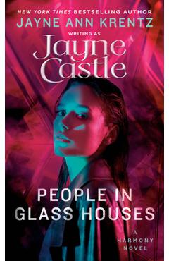 Coperta cărții 'People in Glass Houses - Jayne Castle'