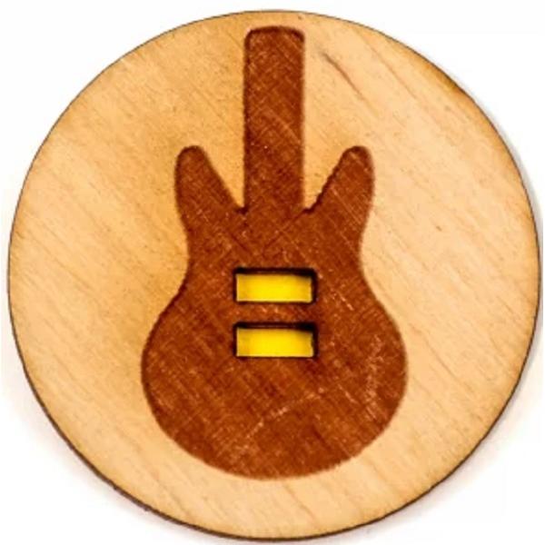 Martisor insigna din lemn: Chitara