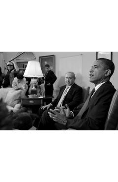 Crisis and Crossfire: The United States and the Middle East Since 1945 - Peter L. Hahn