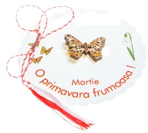 Martisor insigna din lemn: Fluturas cu pete maro