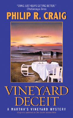 Vineyard Deceit: A Martha's Vineyard Mystery - Philip R. Craig