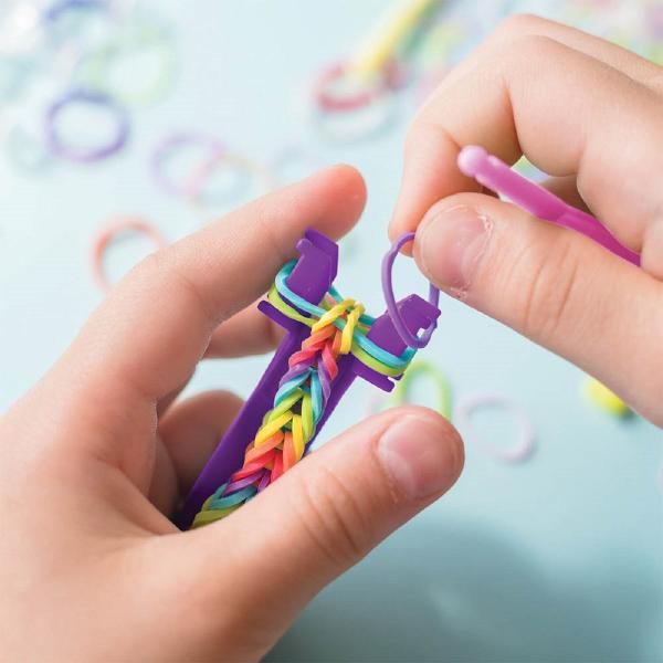 Joc creativ: Trusa cu 2400 elastice din cauciuc. Verde