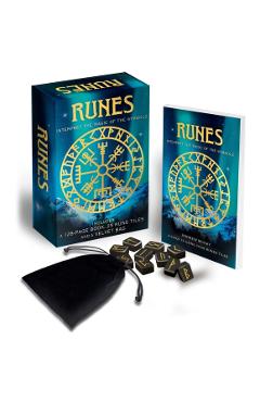 Coperta cărții 'Runes: Interpret the Magic of the Symbols - Andrew Mckay'
