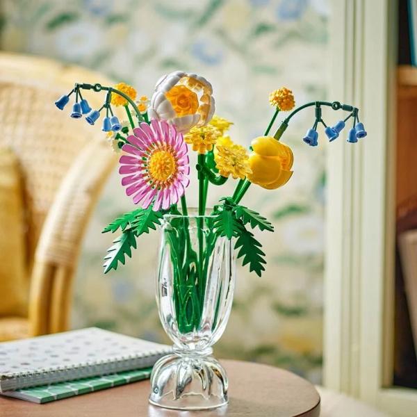 Lego Botanicals. Mic buchet de flori pastel