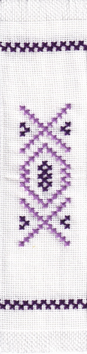 Semn de carte. Motiv traditional: Broderie mov mov inchis