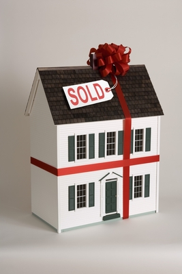 The Smart Guide to Buying Your First Home!: From Credit Scores to Closing Day - Bill J. Rapp